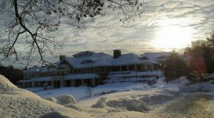 The Curry Student Center is well-blanketed with snow, with no thaw in sight. // PHOTO BY GRETCHEN GUNDBERG